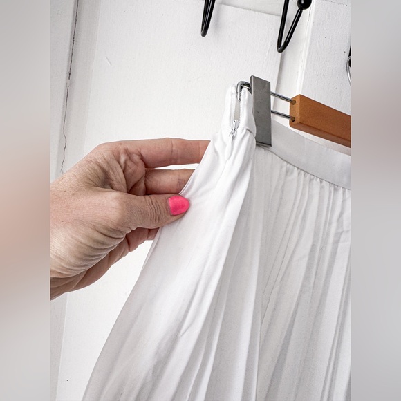 Banana Republic Accordian Maxi Skirt - Picture 6 of 8